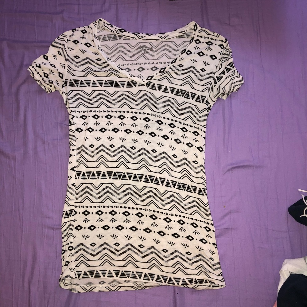 Tribal print V-Neck